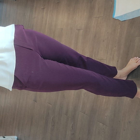 Stretchy maroon pants - Picture 2 of 5